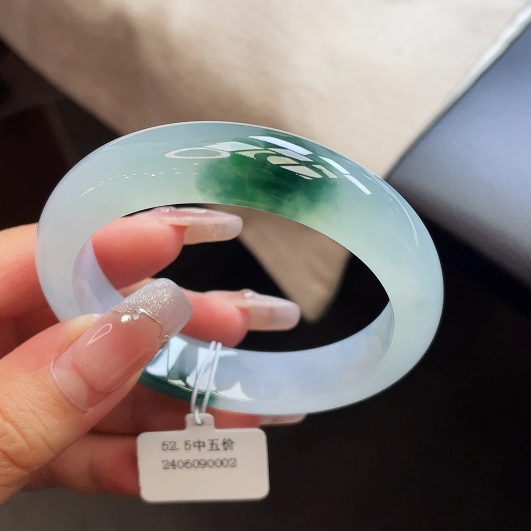 翡翠手镯未镶嵌52.5冰飘花正圈（具体价格咨询客服）