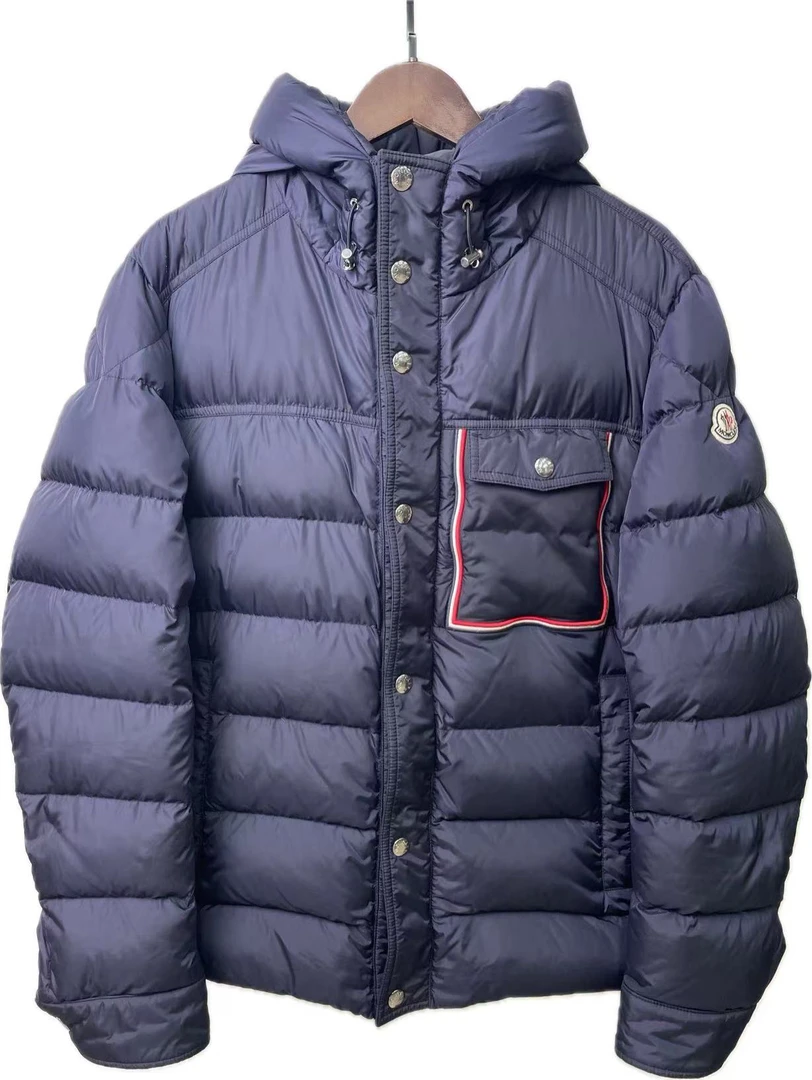 99新 MONCLER 胸口口袋袖标羽绒服/5码/253223