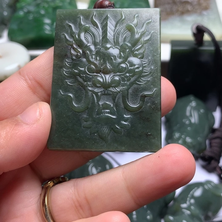 和田玉（糖玉）未镶嵌颈饰