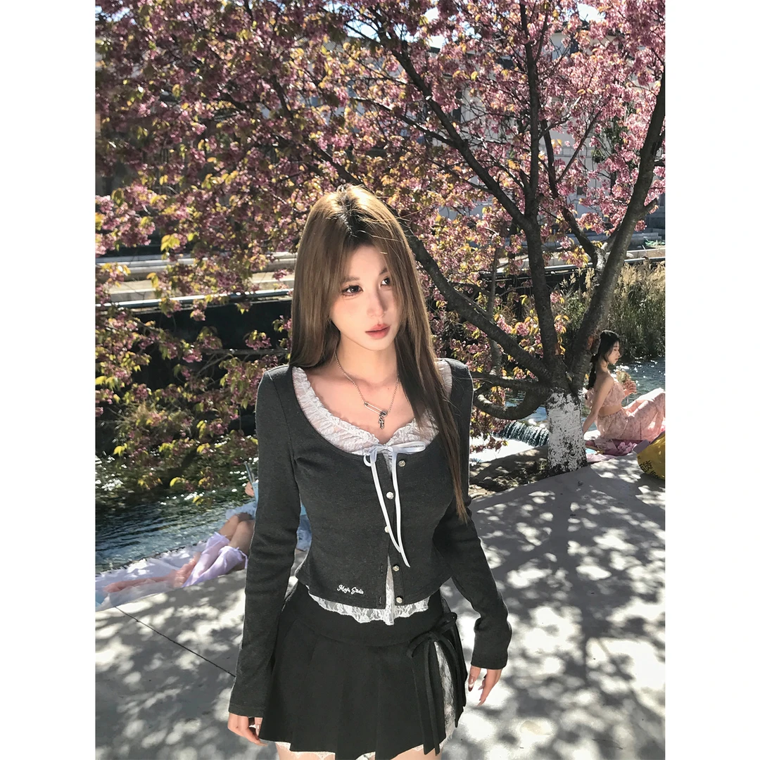 Mejiu蜜九【藤川渝里】假两件蕾丝拼接女春季设计长袖上衣打底短款