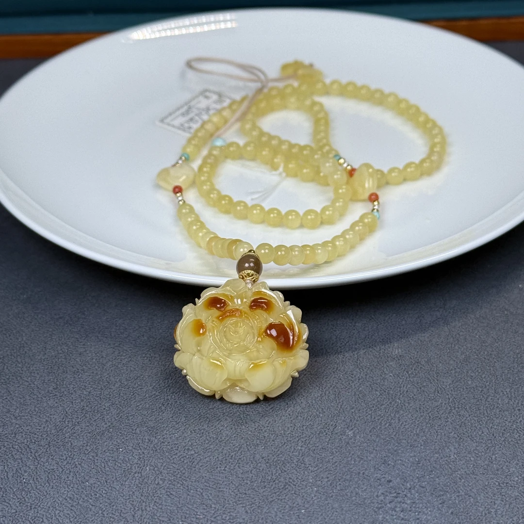 K1006天然蜜蜡雕刻 牡丹花吊坠项链 29*27mm 13克 假一罚十