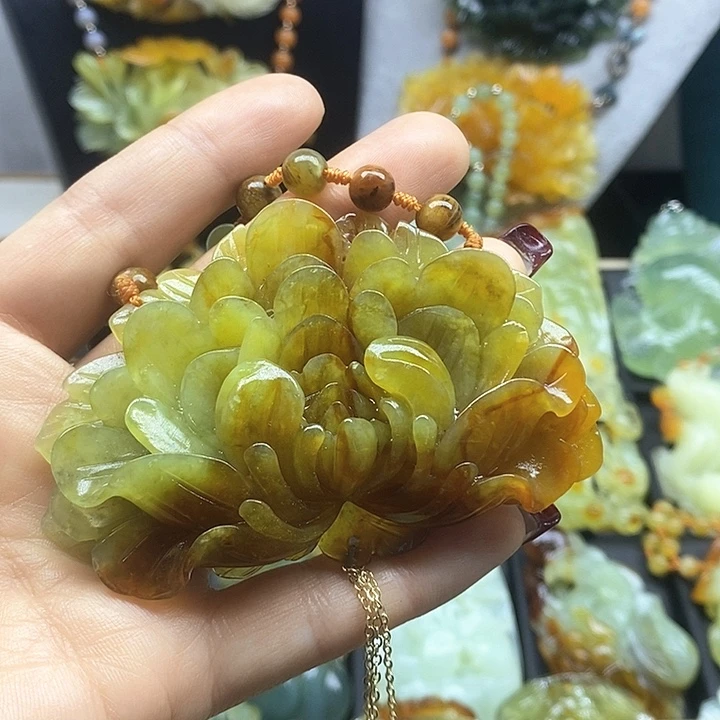 蛇纹石玉挂件未镶嵌