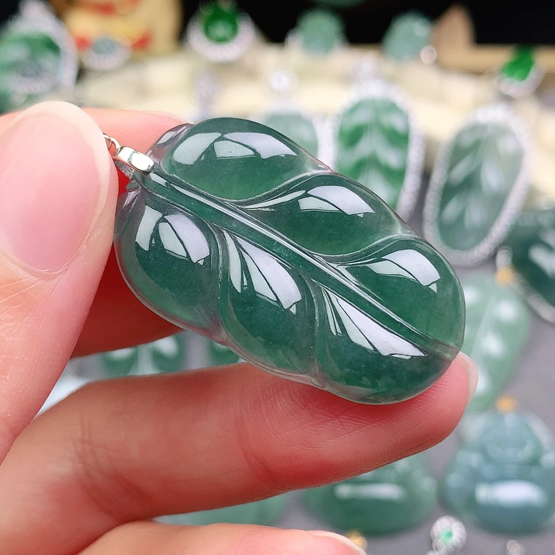 翡翠未镶嵌颈饰吊坠