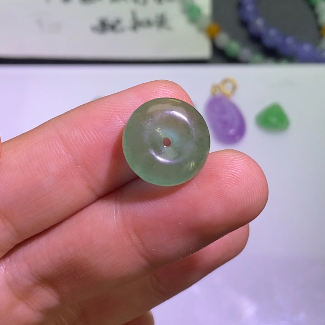 翡翠未镶嵌颈饰吊坠