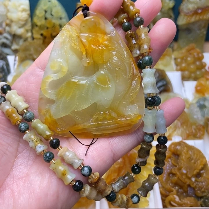 健***室蛇纹石玉未镶嵌颈饰