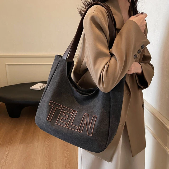 大容量帆布托特包女2024新款潮休闲字母单肩通勤包百搭上课通勤包