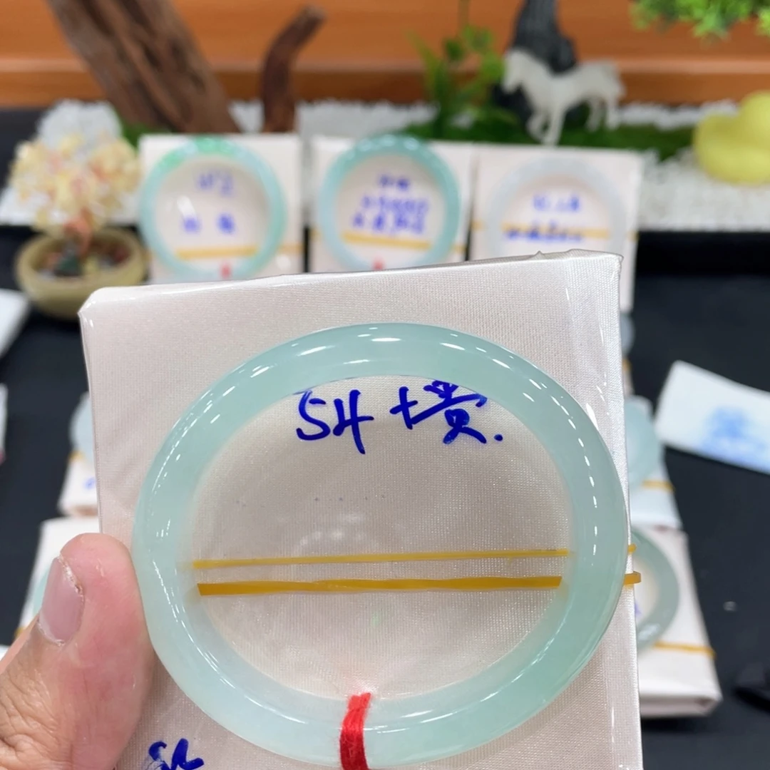 翡翠未镶嵌手镯缅甸翡翠