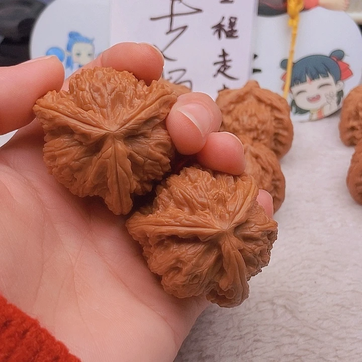 吊坠文玩核桃继***。三棱