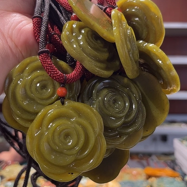 岫玉未镶嵌毛衣链