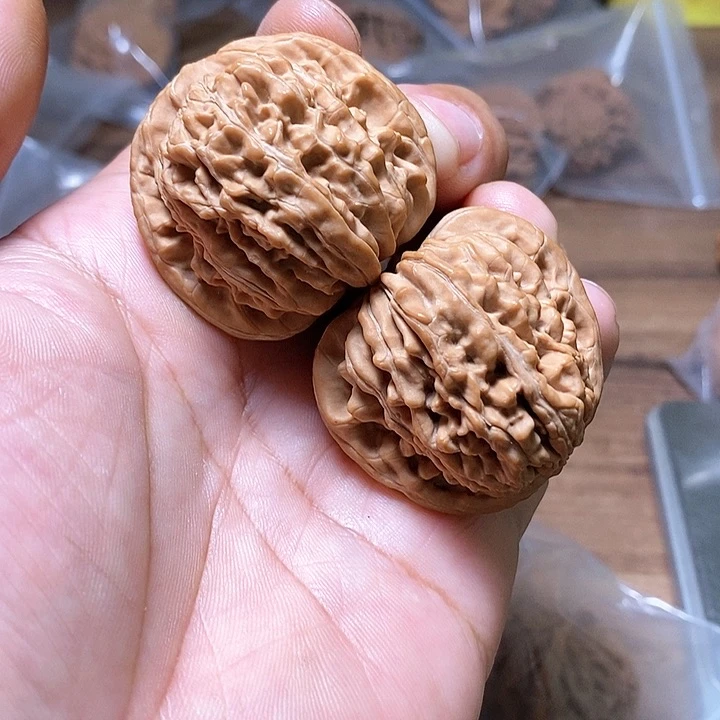 文玩核桃吊坠S**.42尺，全品四座楼