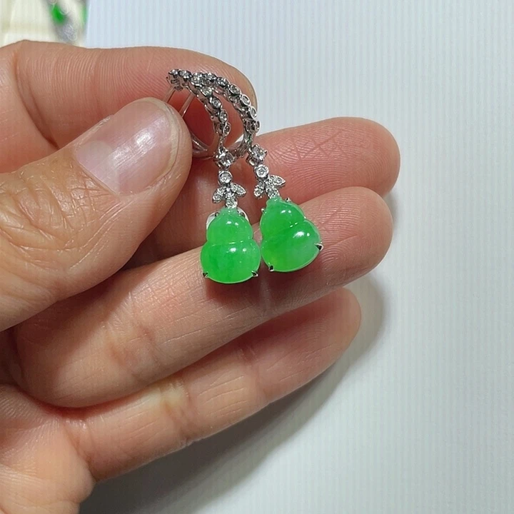 翡翠耳饰18K金镶嵌绿葫芦
