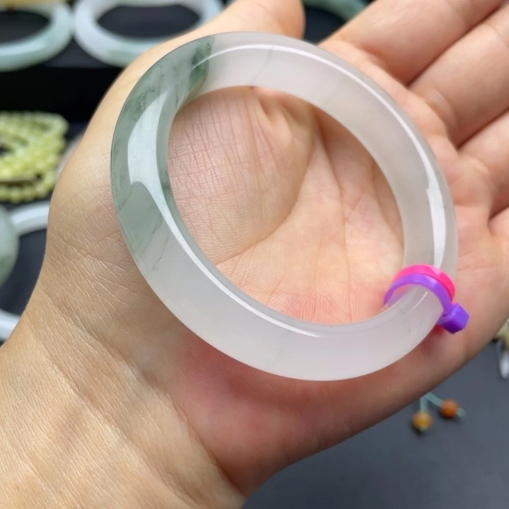石英质玉未镶嵌手镯