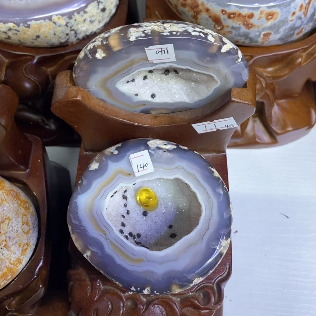 水晶摆件未镶嵌莹