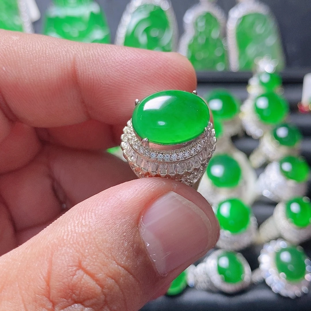 翡翠未镶嵌颈饰