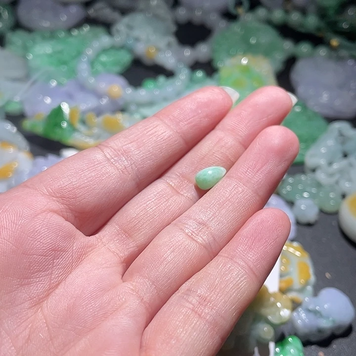 颈饰未镶嵌翡翠J**e天