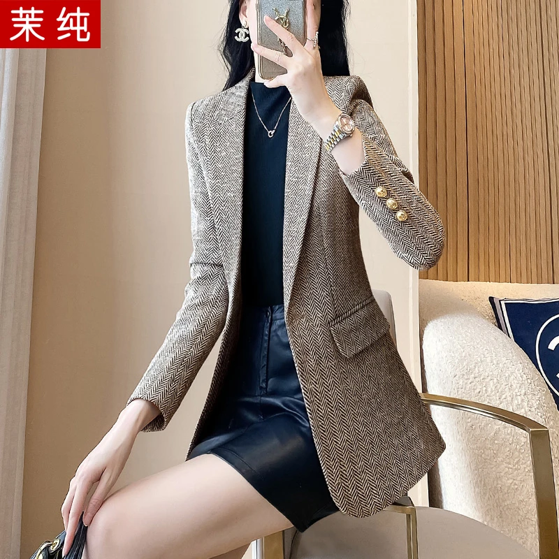 西装外套女2026新款卡其色人字纹独特漂亮西服时尚小个子毛呢上衣