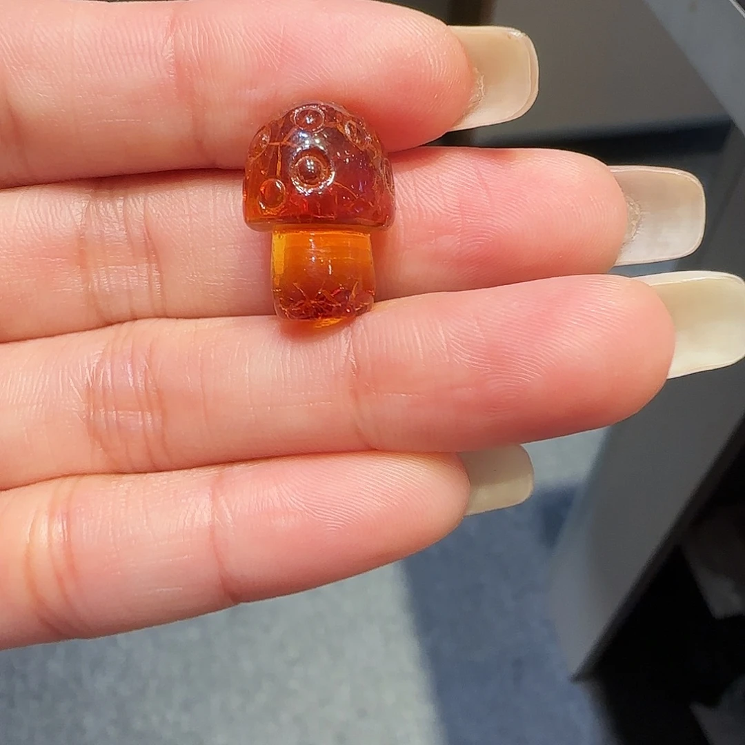 晓***儿琥珀未镶嵌珠宝奇石