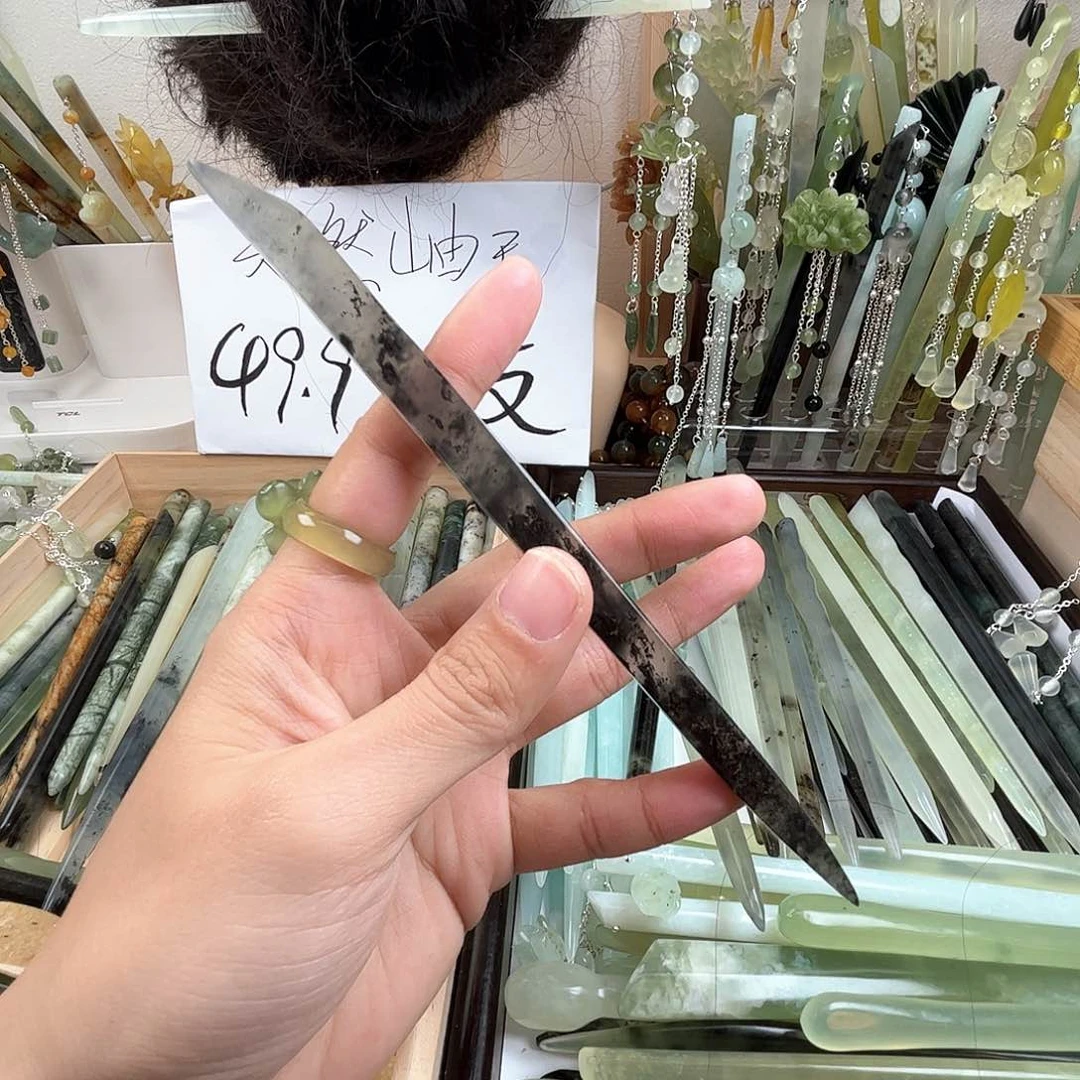 蛇纹石玉发饰未镶嵌御*