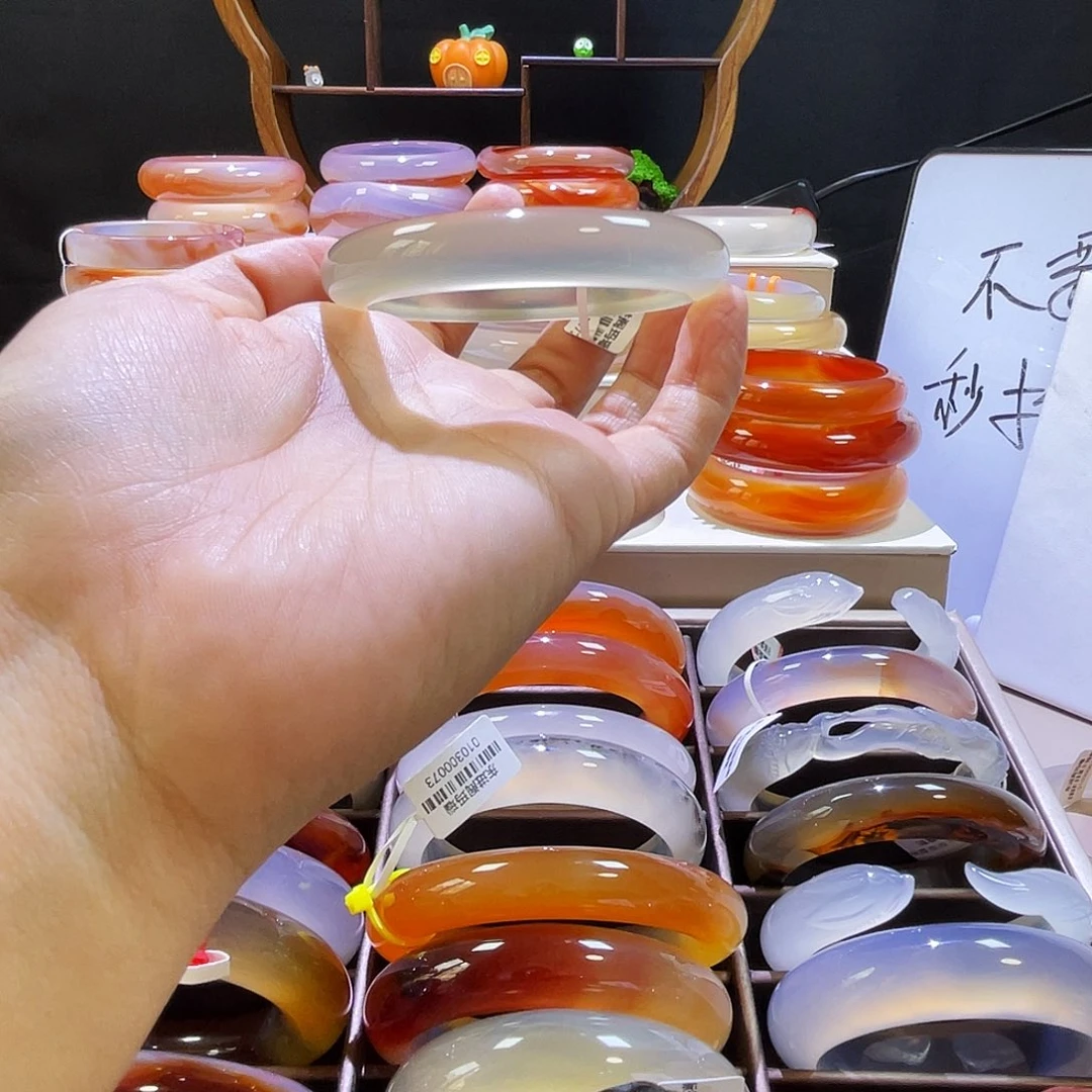 用***6手镯玛瑙/玉髓未镶嵌
