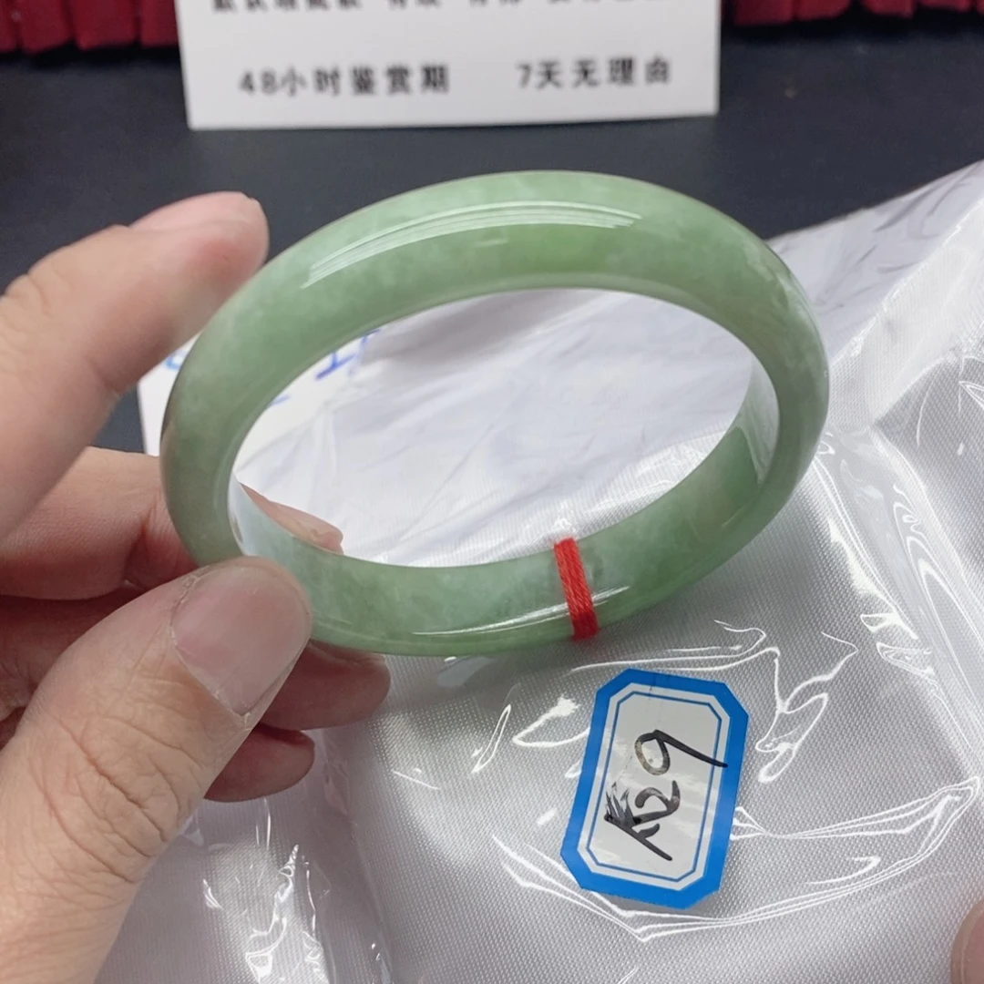 随***欲硅化玉未镶嵌手饰翡手镯A2999