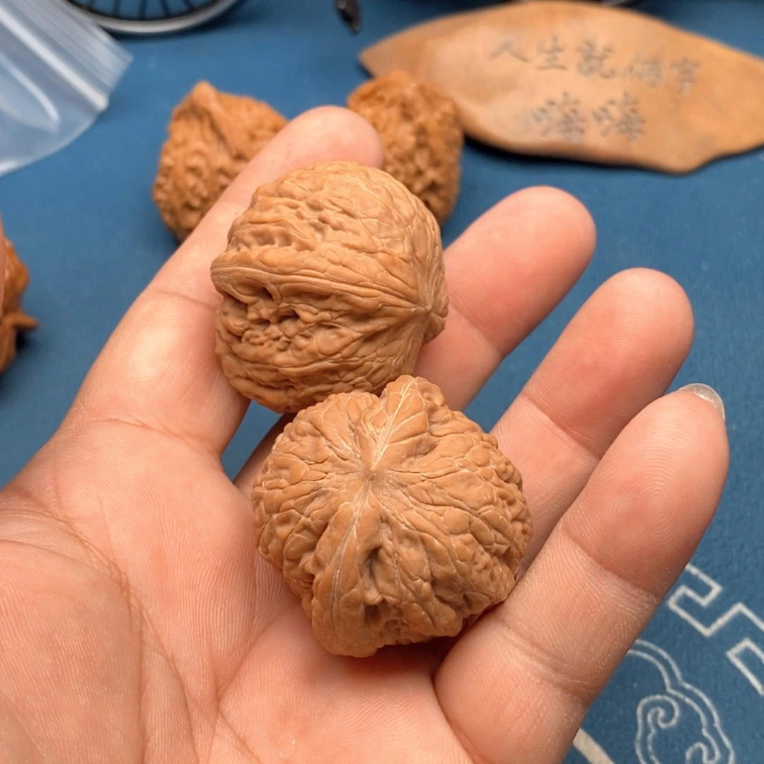 刘***刘吊坠文玩核桃文玩核桃