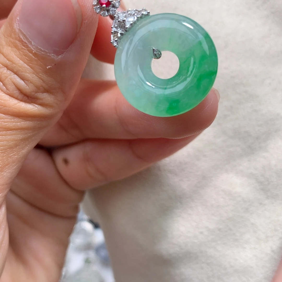 翡翠18K金镶嵌吊坠(不含链)甜甜圈