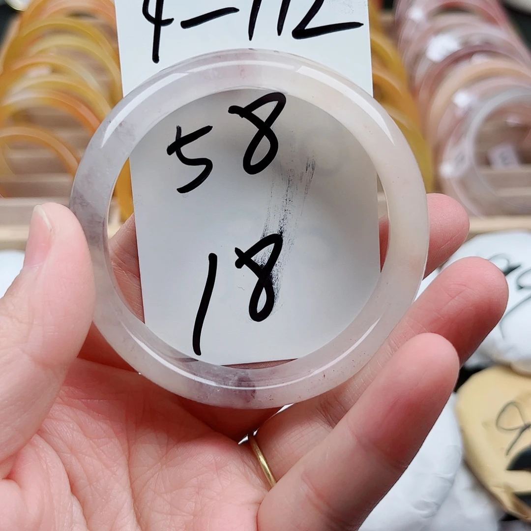 石英质玉未镶嵌手镯4.112