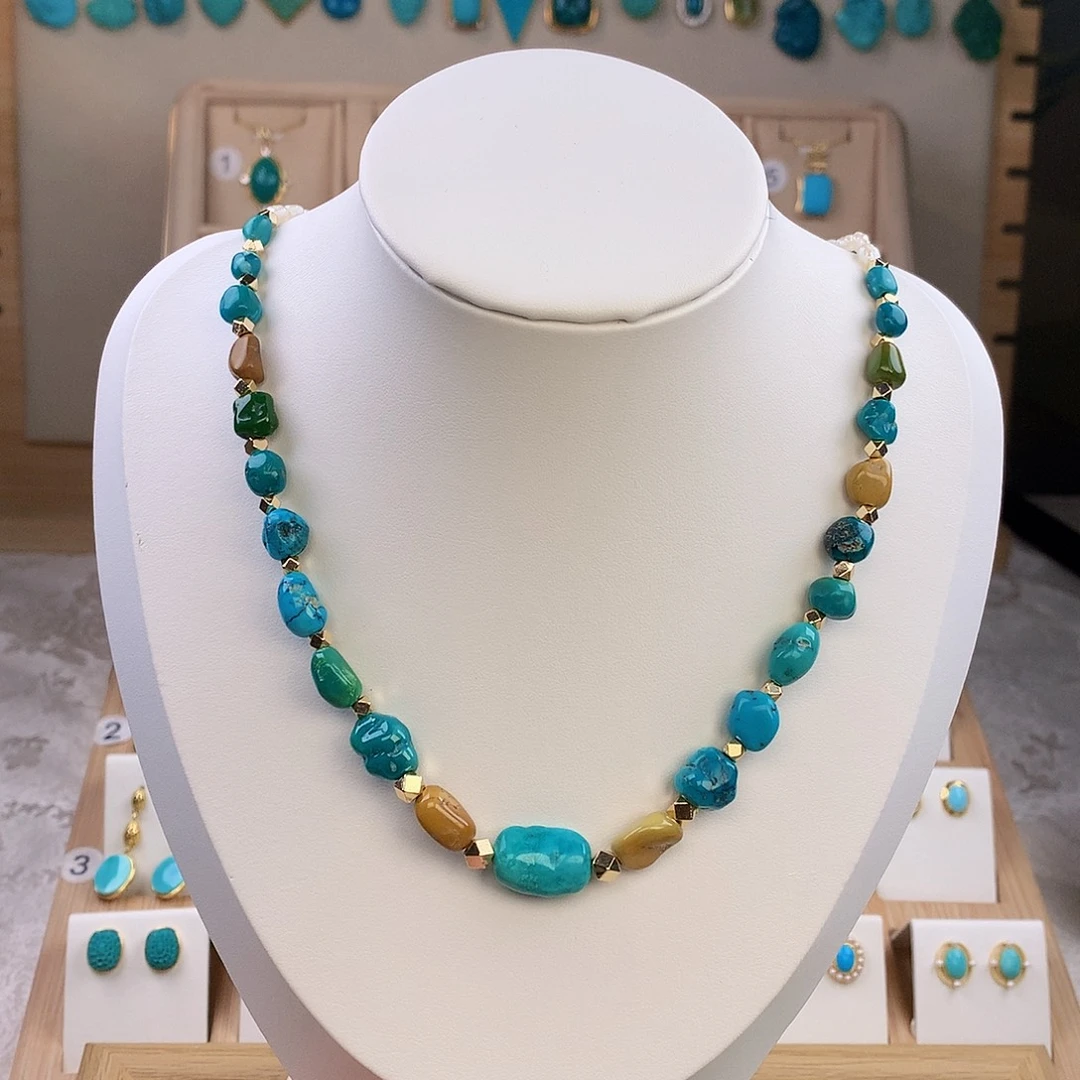 未镶嵌绿松石颈饰