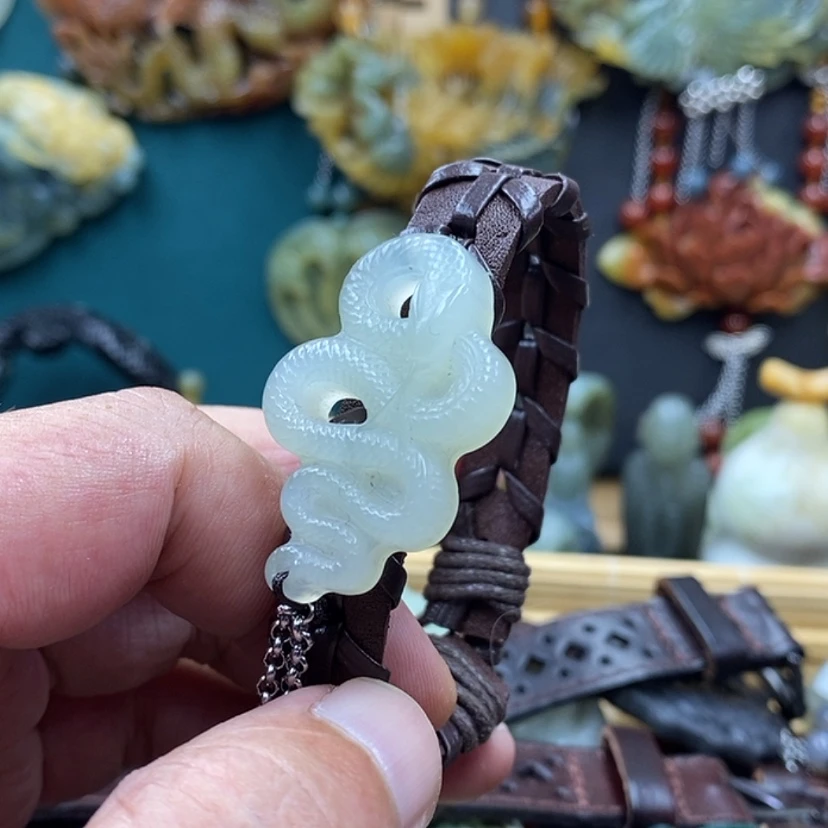 【闪购商品】蛇纹石玉未镶嵌手牌