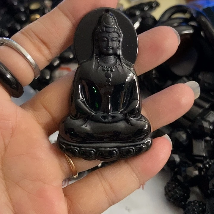 虿***灏颈饰未镶嵌翡翠墨翠素衣
