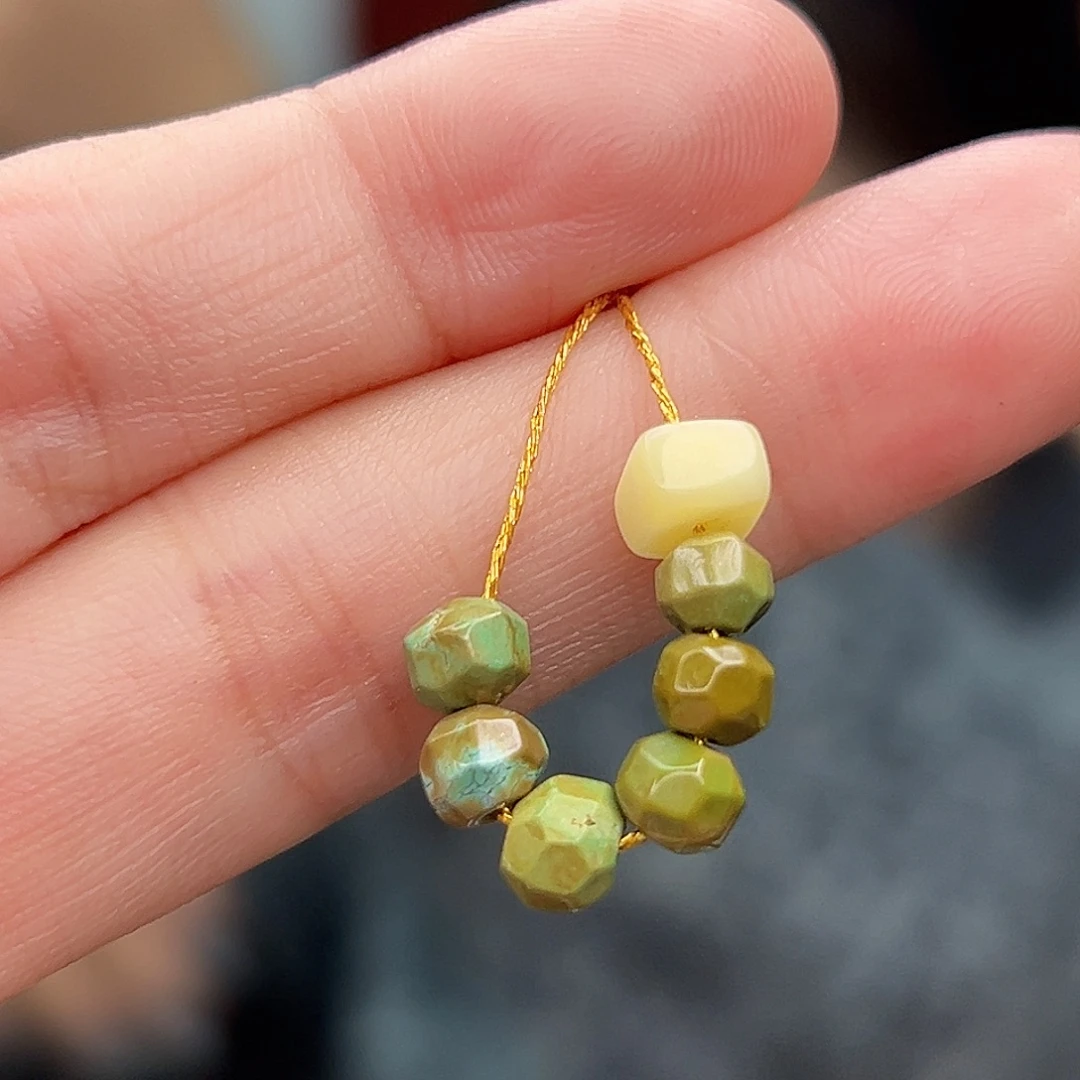 蜜蜡未镶嵌珠宝奇石