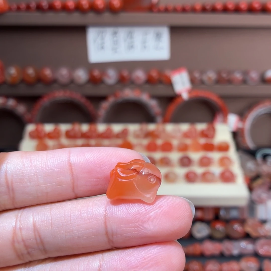 未镶嵌川料南红玛瑙冲天兔
