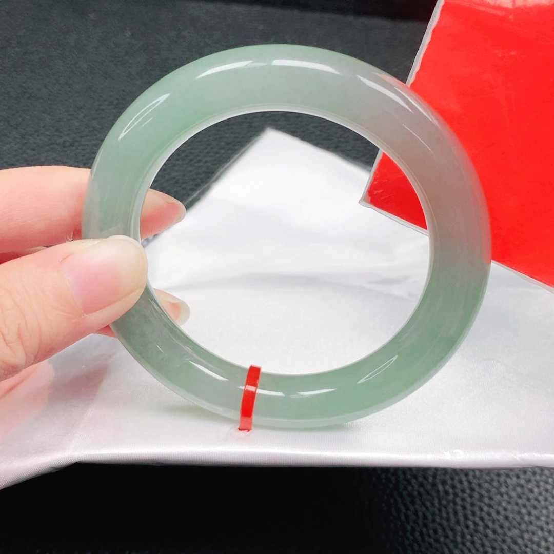 翡翠未镶嵌手镯55圈