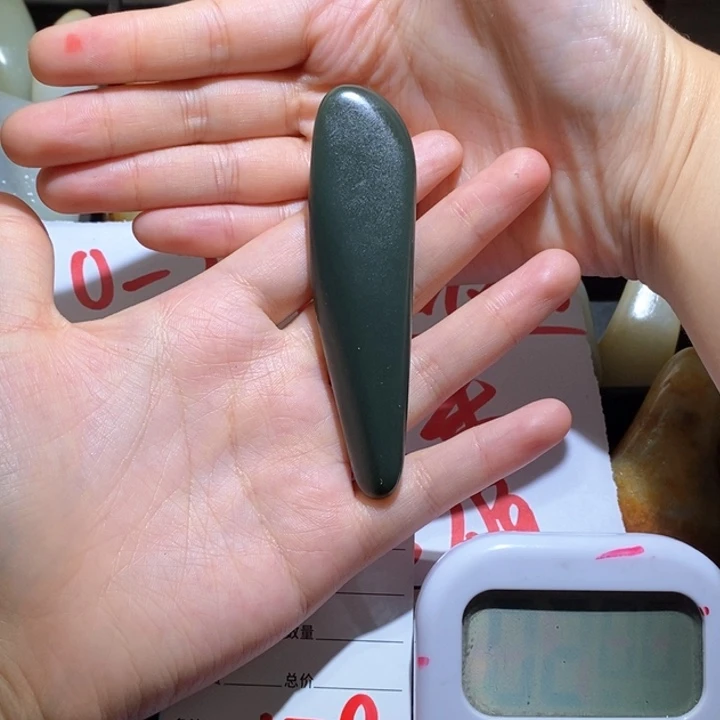 和田玉（糖玉）未镶嵌颈饰红**道