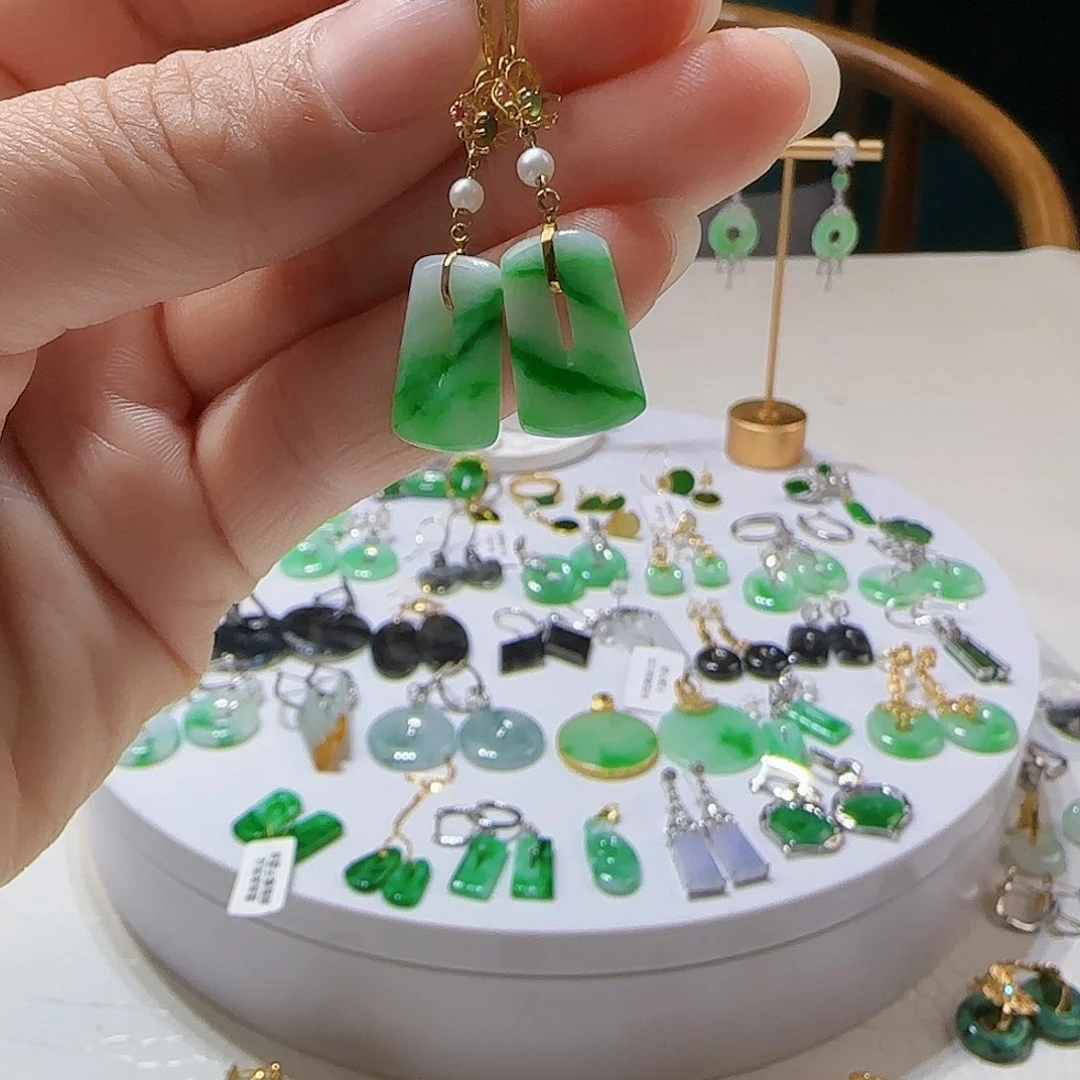 翡翠18K金镶嵌耳饰天然缅甸a货翡翠