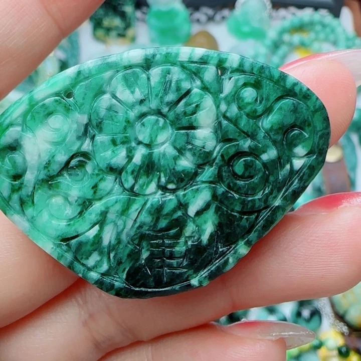 翡翠未镶嵌颈饰天然A货40