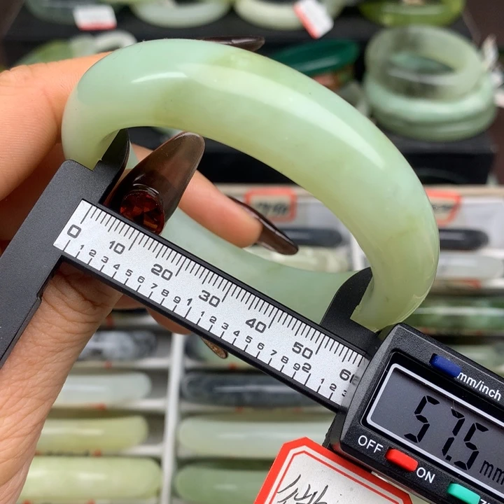 蛇纹石玉未镶嵌手镯982