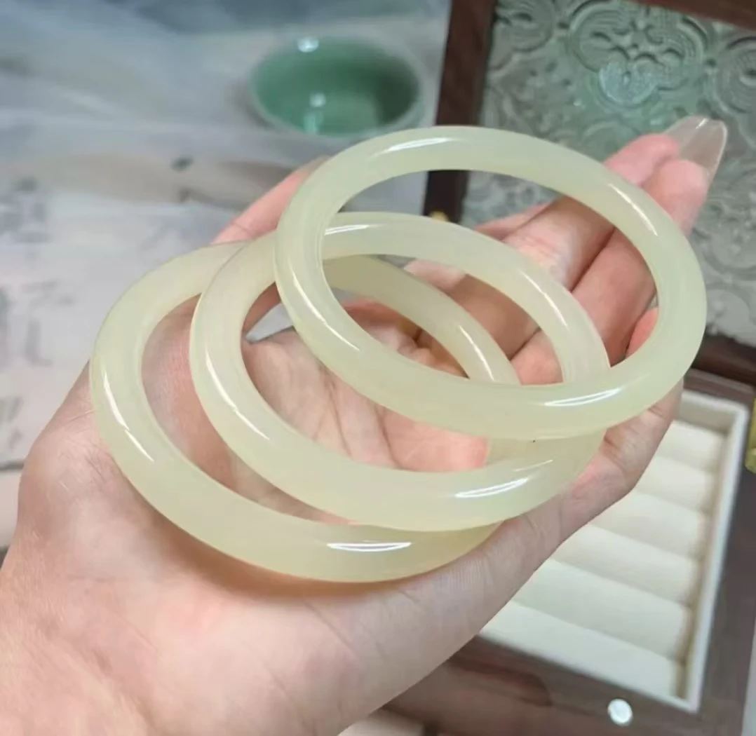 天然玉石蜂蜜水圆条手镯（发1 圈口随机）