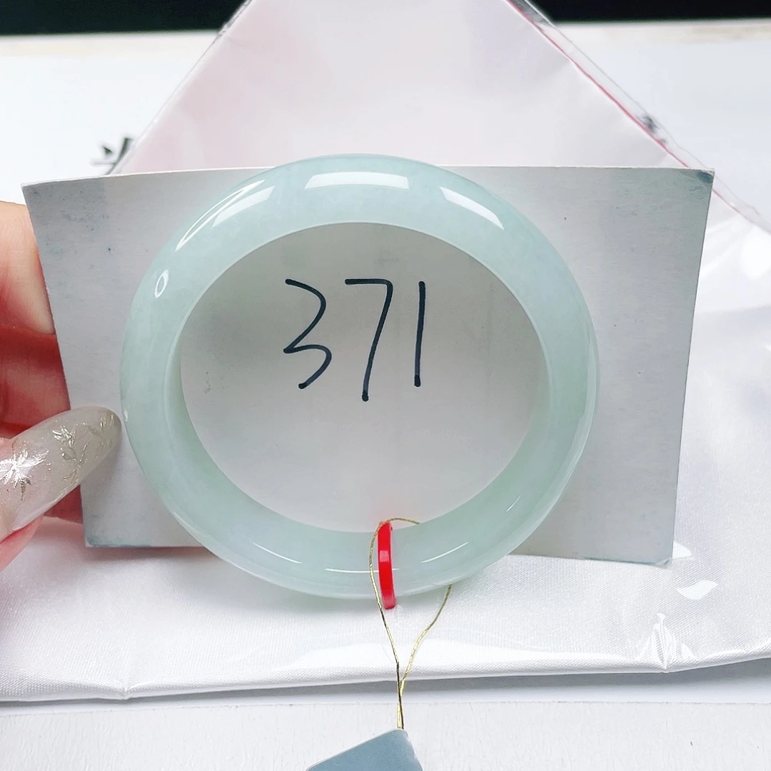 翡翠未镶嵌手镯缅甸翡翠50+