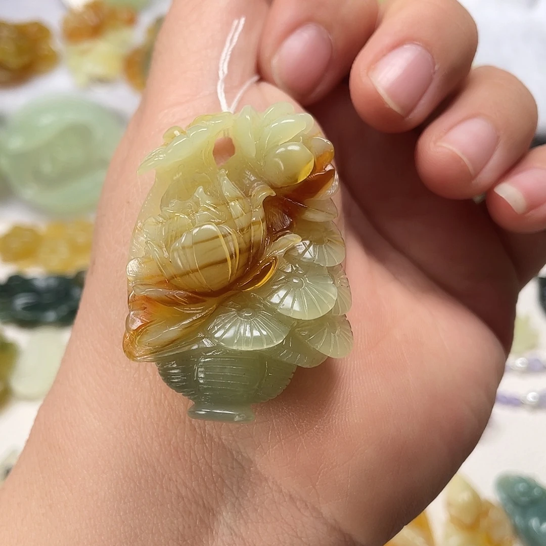 蛇纹石玉未镶嵌颈饰