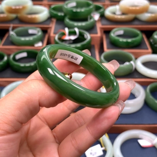 和田玉（碧玉）手镯未镶嵌W**？