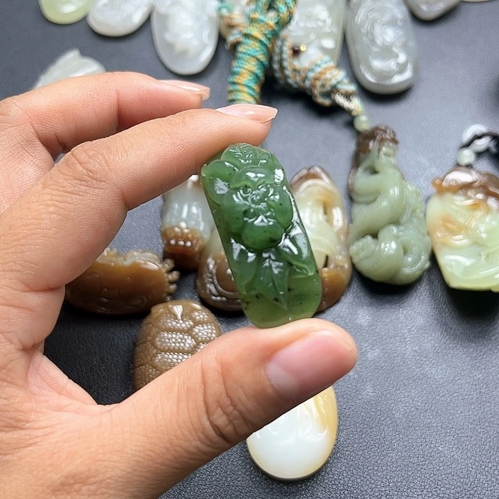 【闪购商品】颈饰未镶嵌和田玉