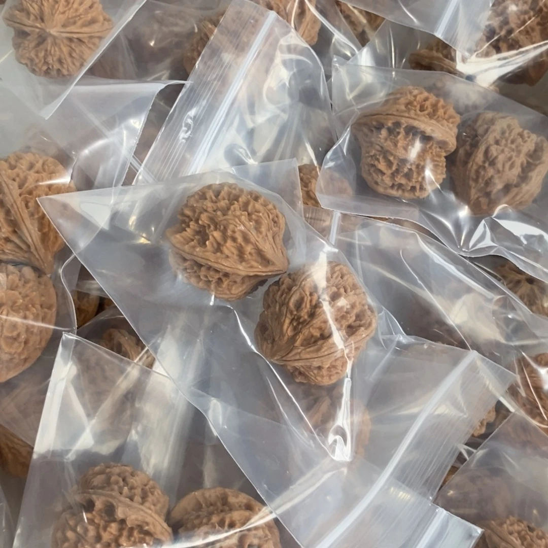 文玩核桃吊坠玉喜