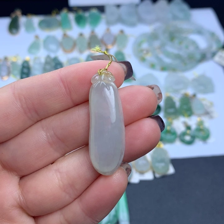 翡翠颈饰未镶嵌翡翠