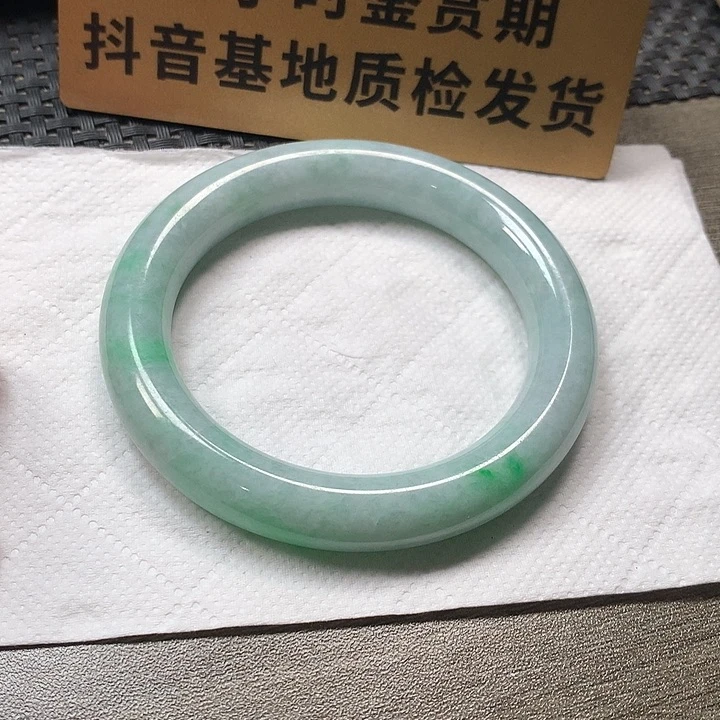 颈饰未镶嵌翡翠54.8圆条 有瑕