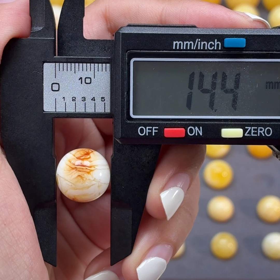 琥珀未镶嵌裸石乌料沁白虎皮纹14.4mm