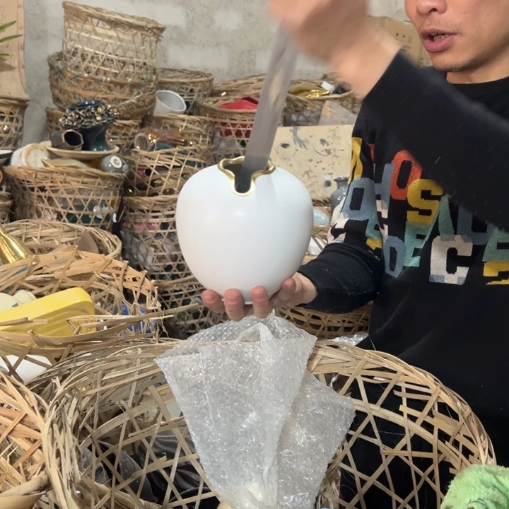 摆件高度15厘米口径5厘米微瑕捡漏