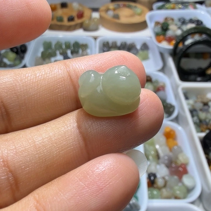 和田玉未镶嵌珠宝奇石