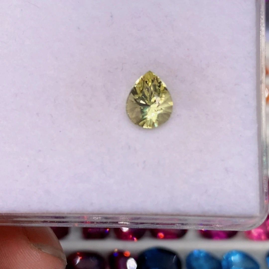 裸石金绿宝石天然