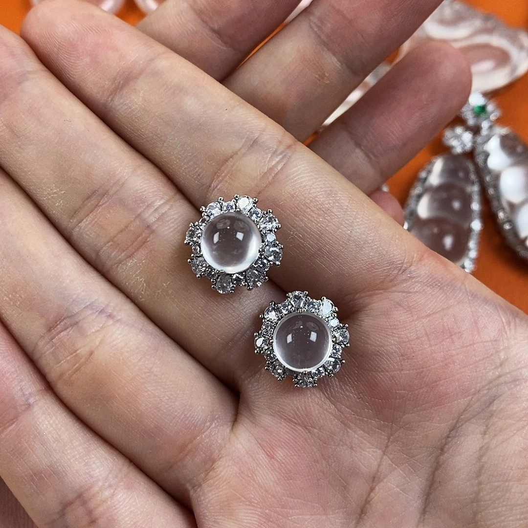 石英质玉合金颈饰